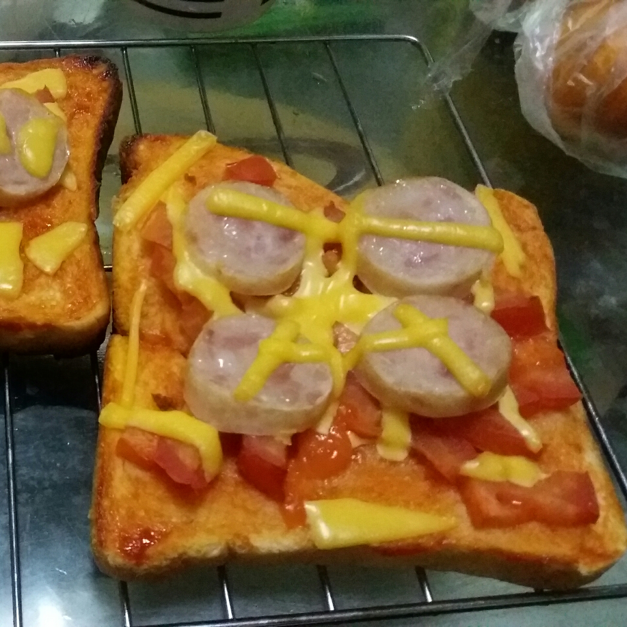 金枪鱼土司pizza