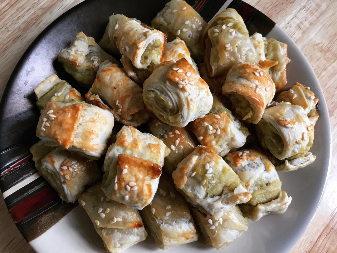 巨好吃❗巨简单❗酥到掉渣的手抓红薯酥饼。