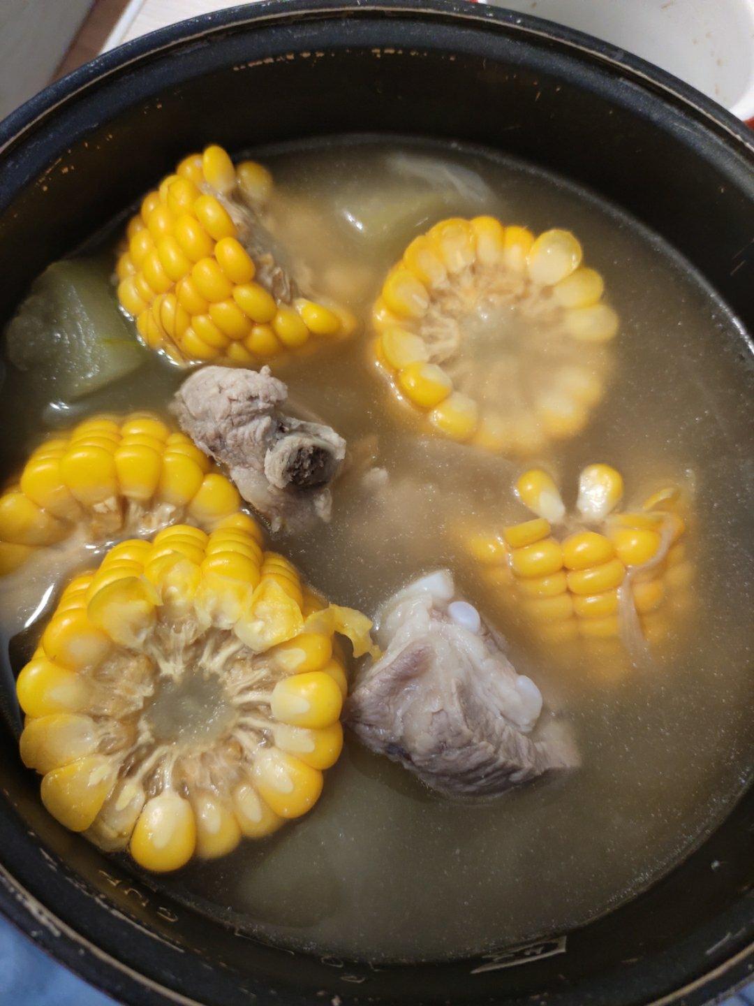 好喝的玉米排骨汤🌽