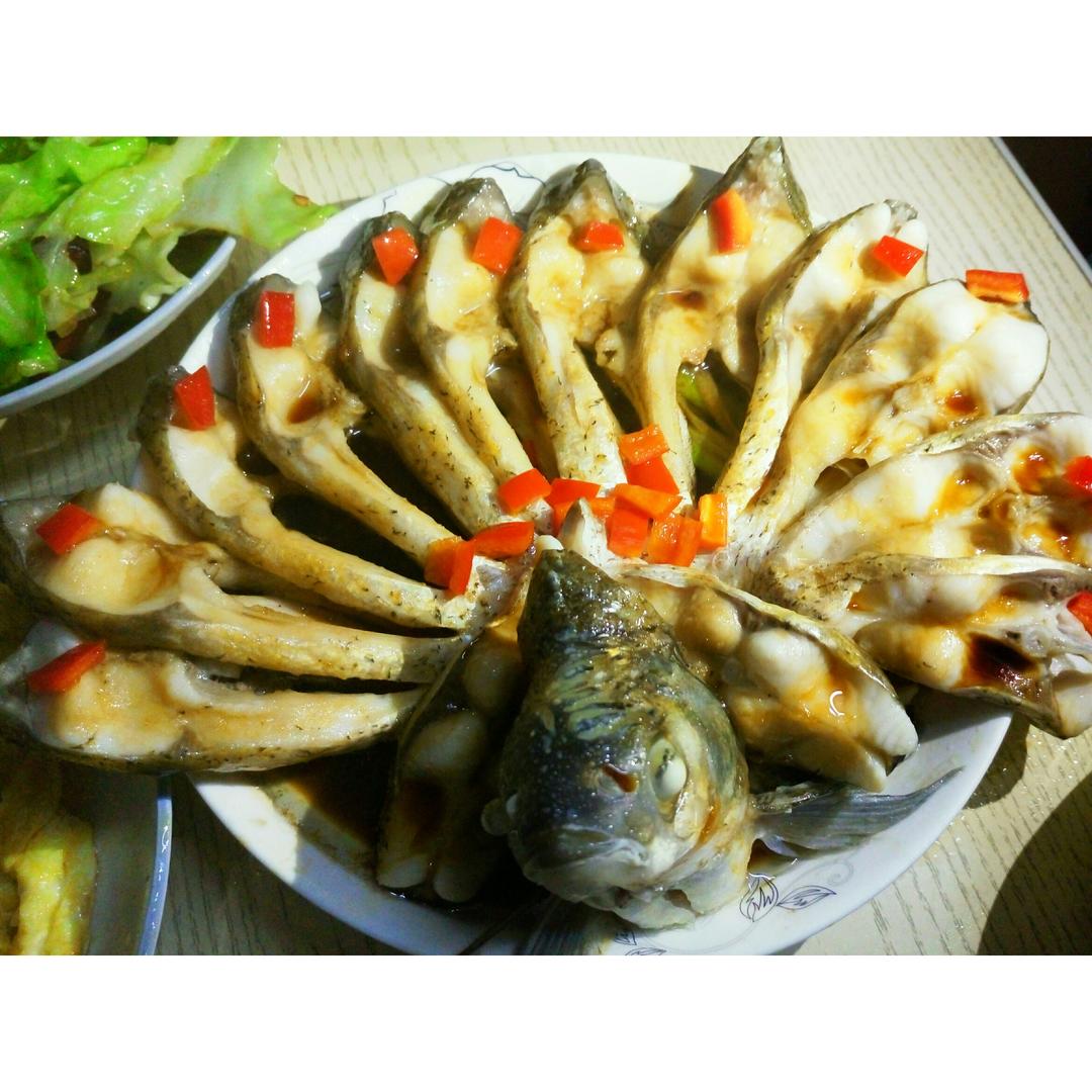 孔雀开屏清蒸鱼