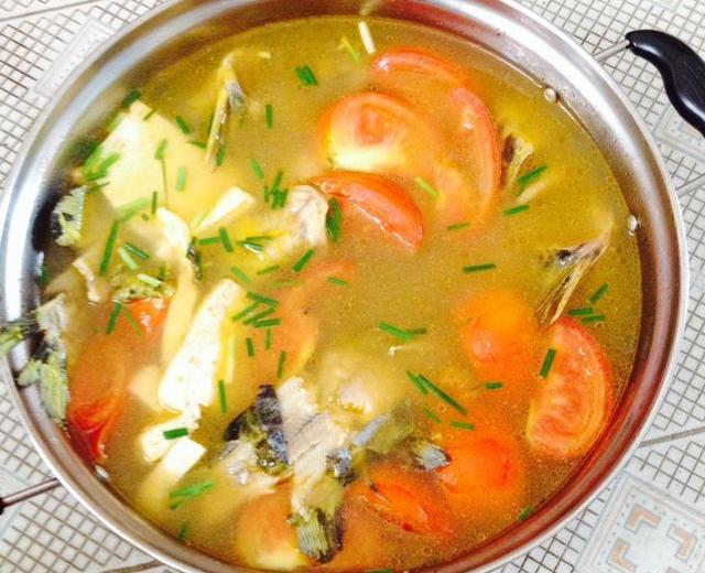 西红柿泡椒黄鲴鱼汤的做法