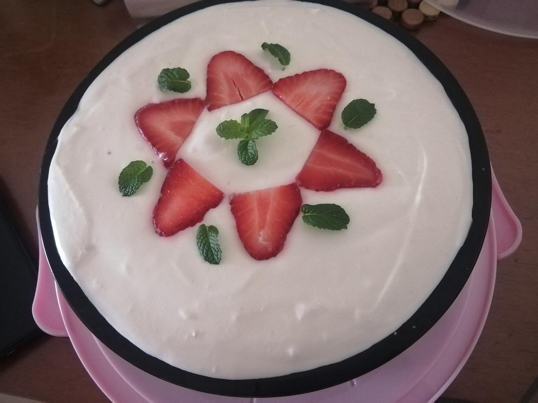 奥利奥草莓酸奶慕斯蛋糕（6寸）