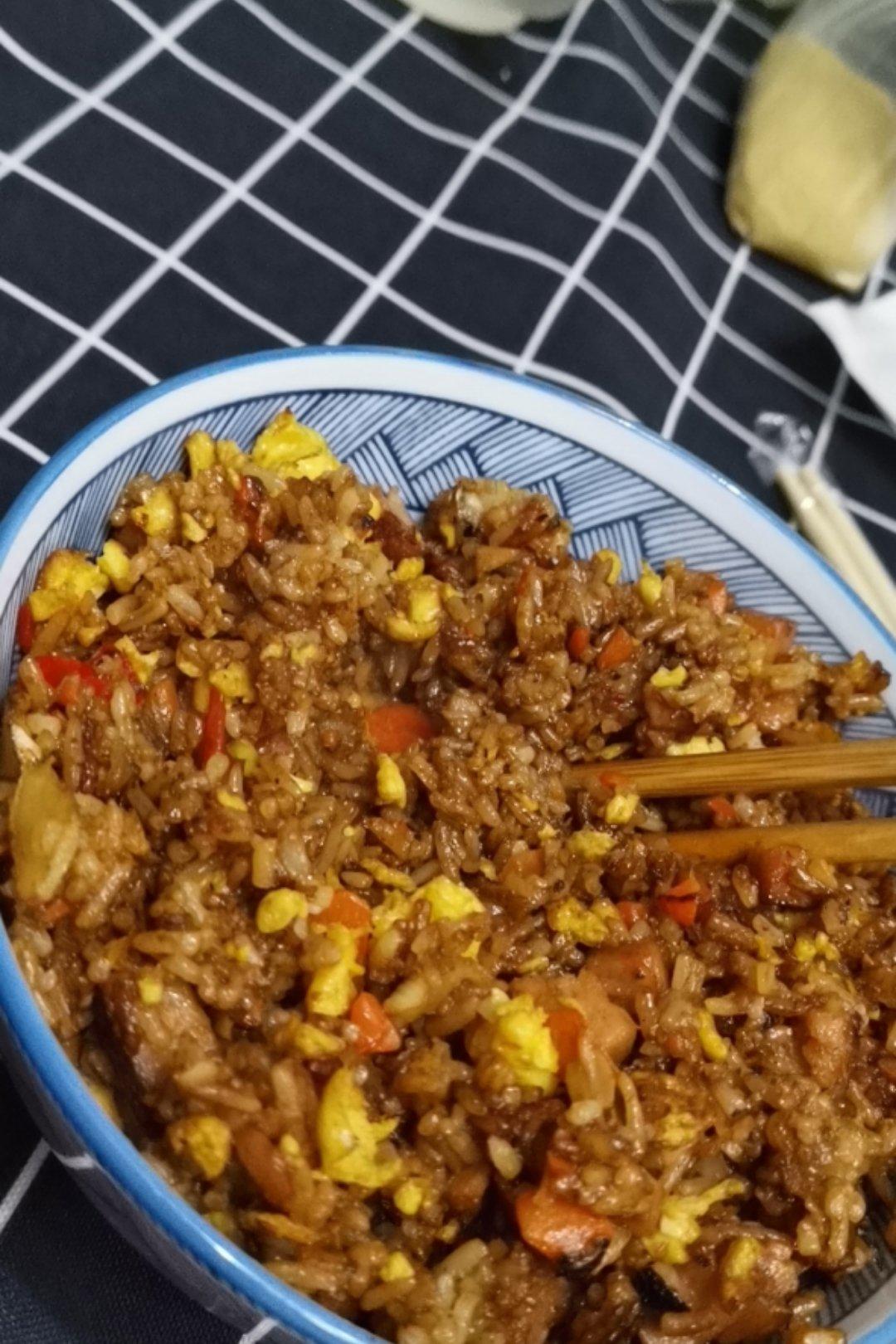 好吃到停不下来的酱油蛋炒饭