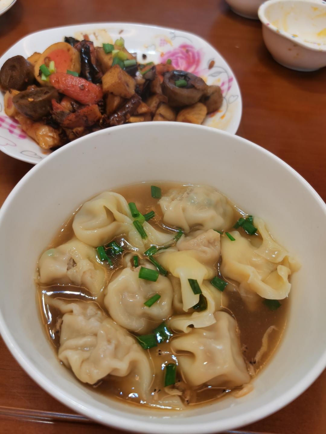 鲜肉馄饨 馄饨皮 馄饨汤底（附6种包法）