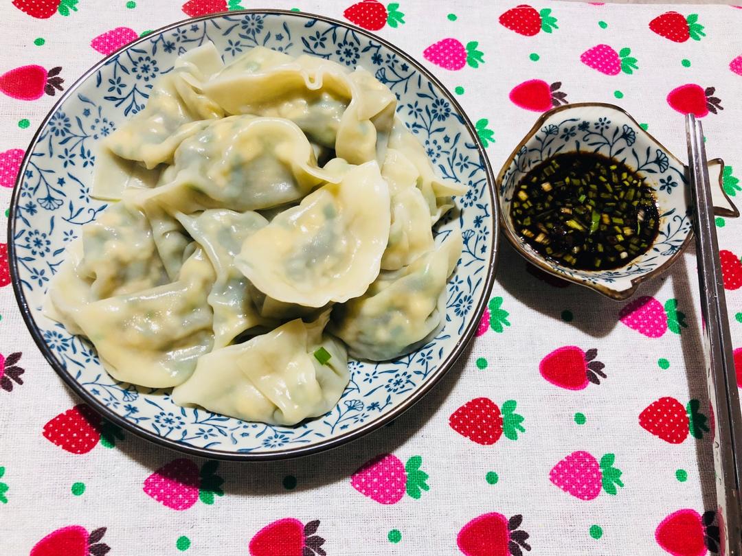 韭菜鸡蛋粉丝饺子🥟