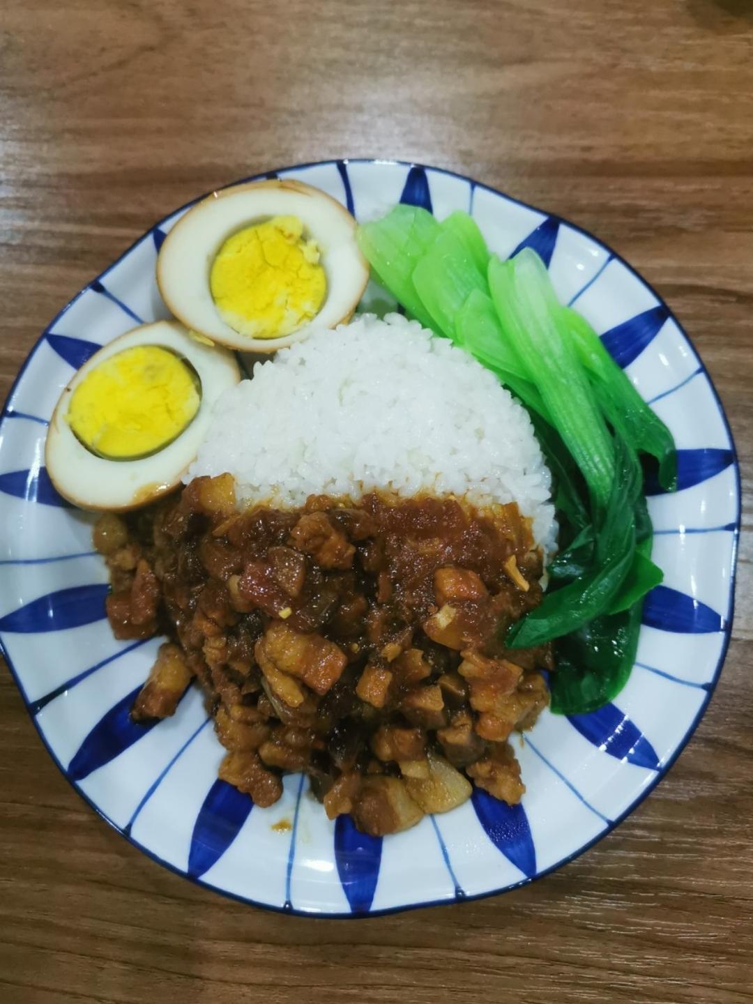 洋葱酥卤肉饭