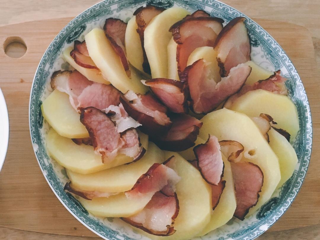 dearbear做的土豆蒸熏腊肉