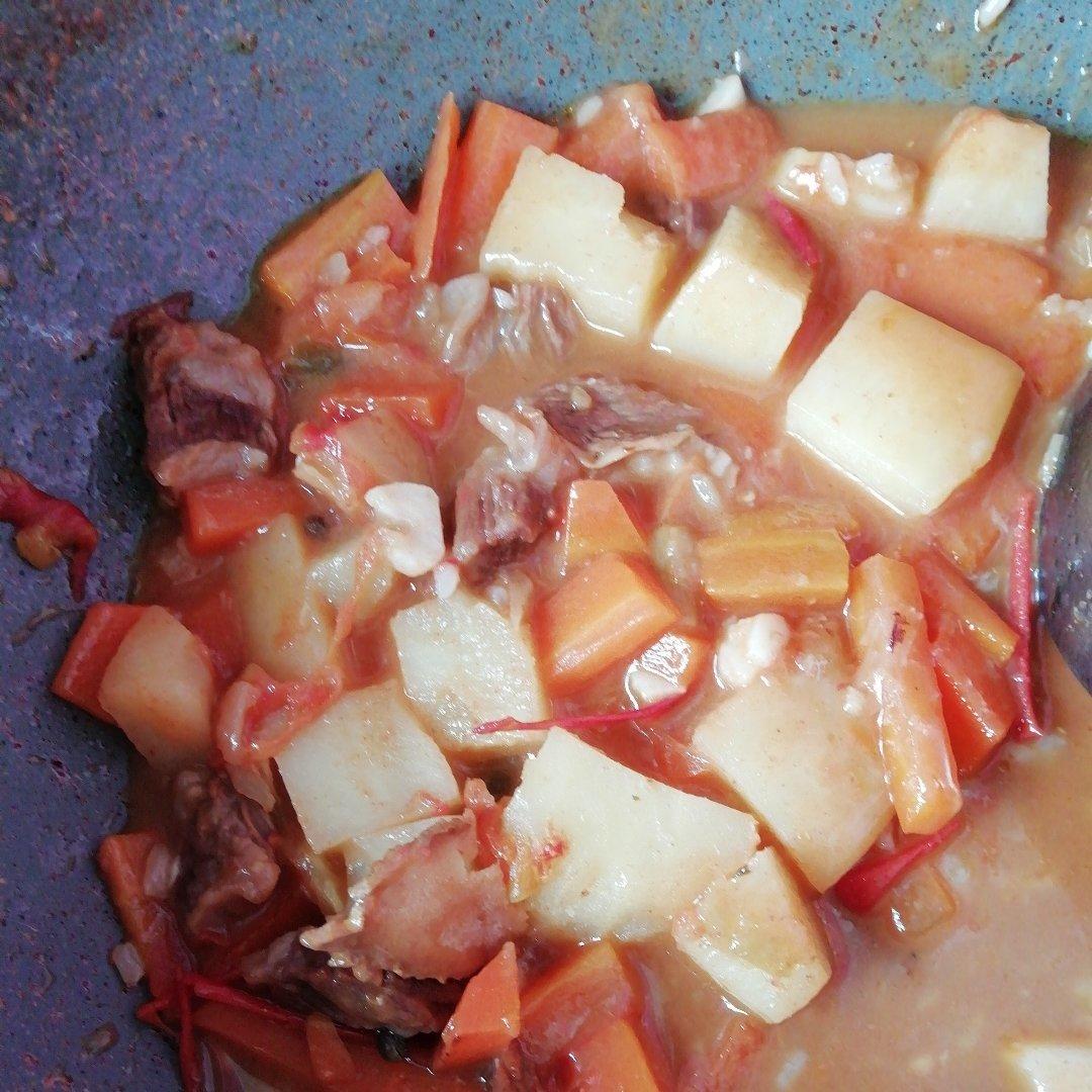 番茄土豆炖牛腩