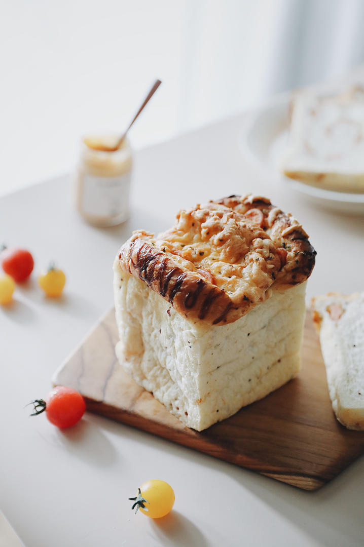 蒜香藜麦烤肠小吐司【北鼎烤箱食谱】