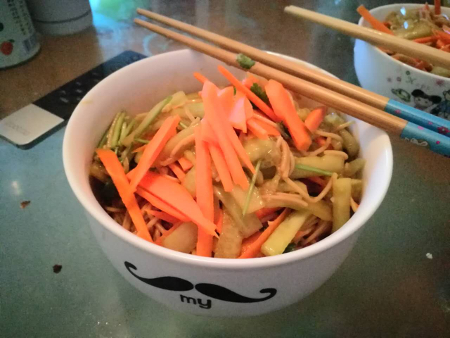 夏日快手凉拌面