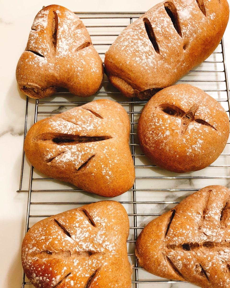 紫薯香芋软欧包