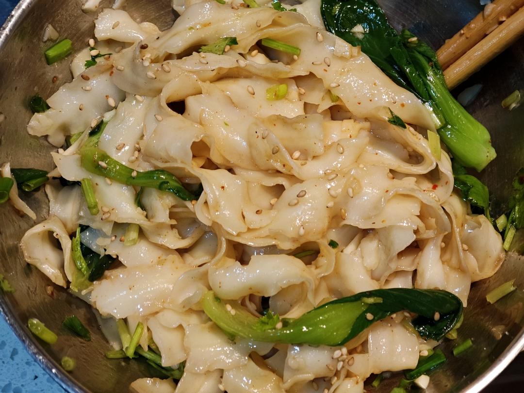 大碗宽面（油泼面）