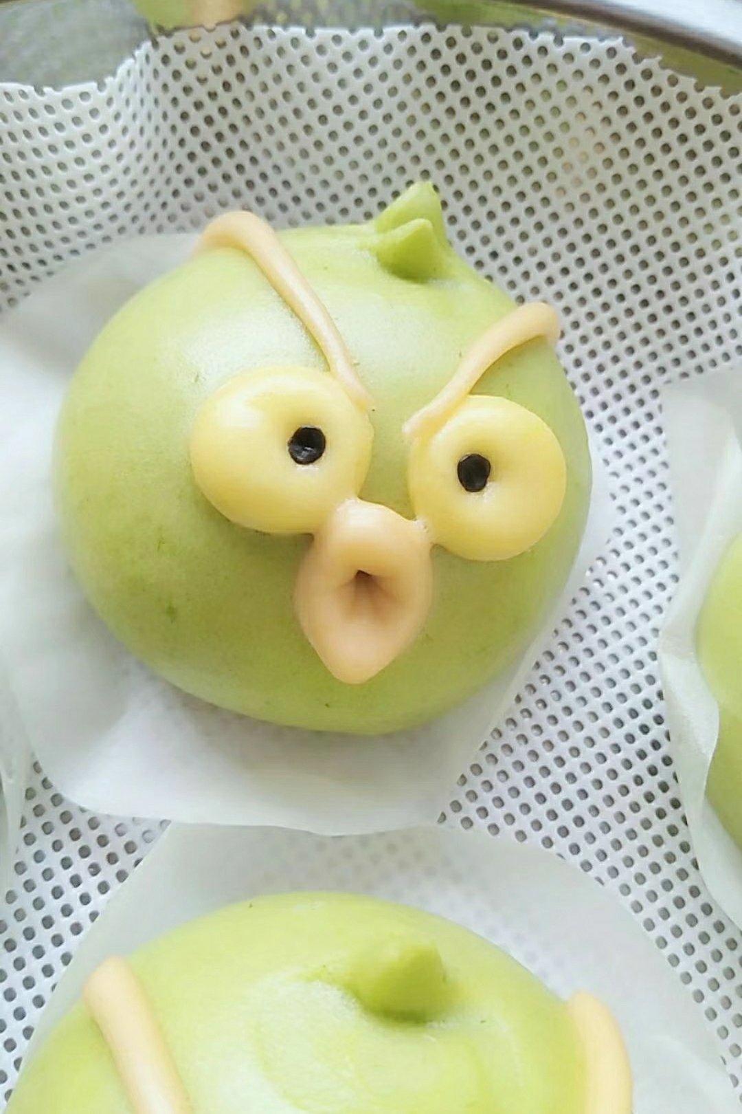 静儿卡通包做的卡通造型馒头之——(愤怒的小鸟枣泥包)