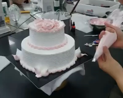 双层婚庆、祝寿蛋糕的做法 步骤11