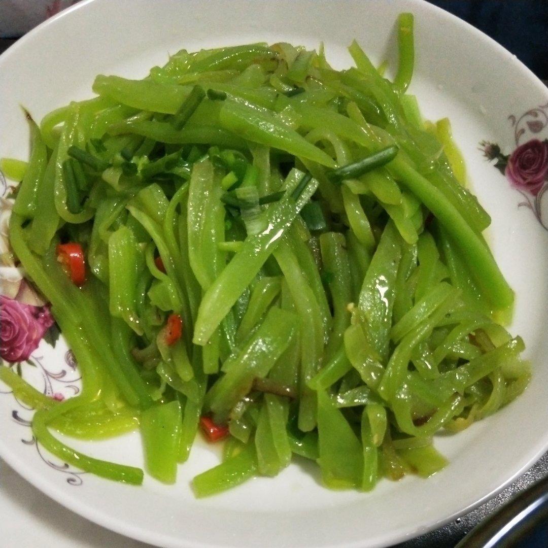 清炒莴笋丝