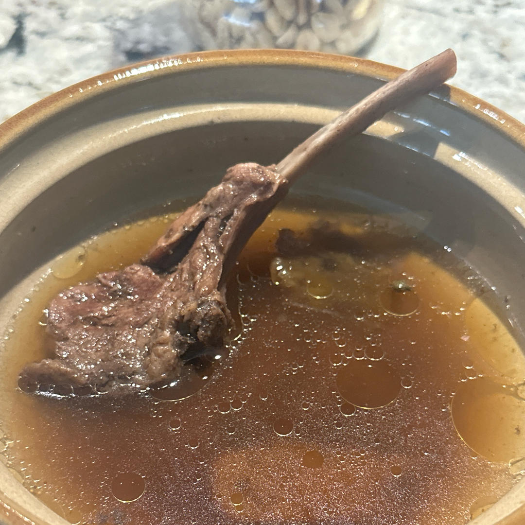 清炖滋补羊排汤