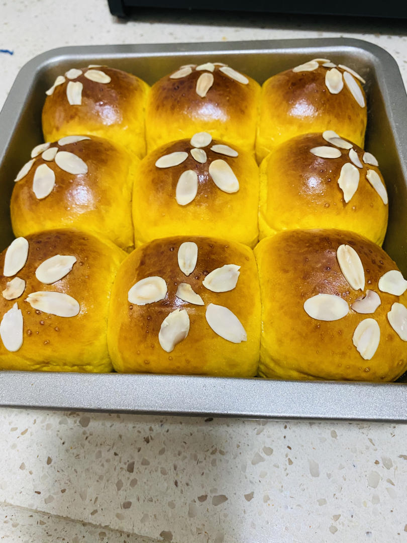 南瓜奶油小餐包（一次发酵）
