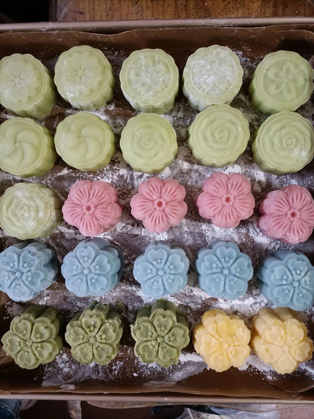 一次就成功的芋泥紫薯冰皮月饼，值得一试！