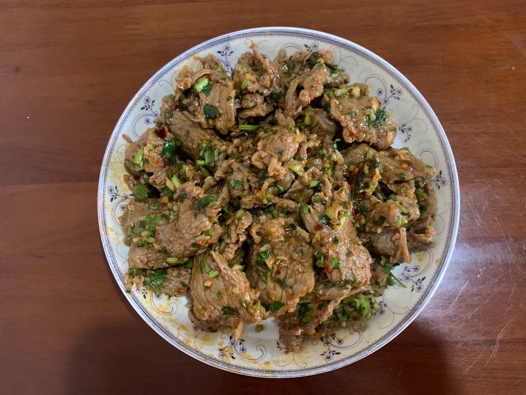 凉拌香菜牛肉