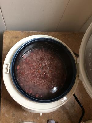 红豆酒酿西米汤的做法 步骤2