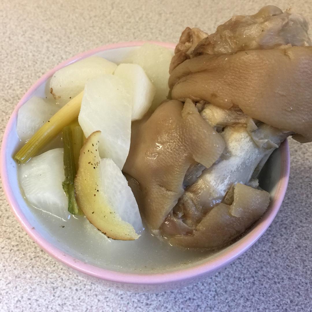 萝卜猪蹄汤