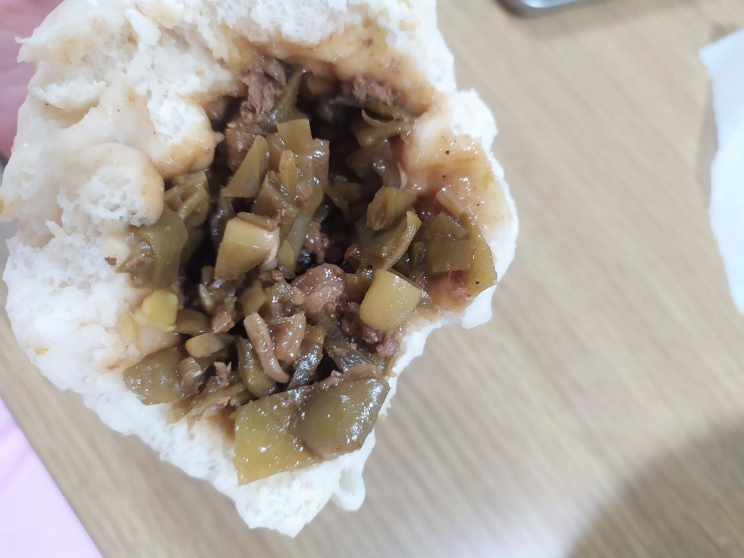 酱香味浓郁，蓬松暄软的「芸豆酱肉包」