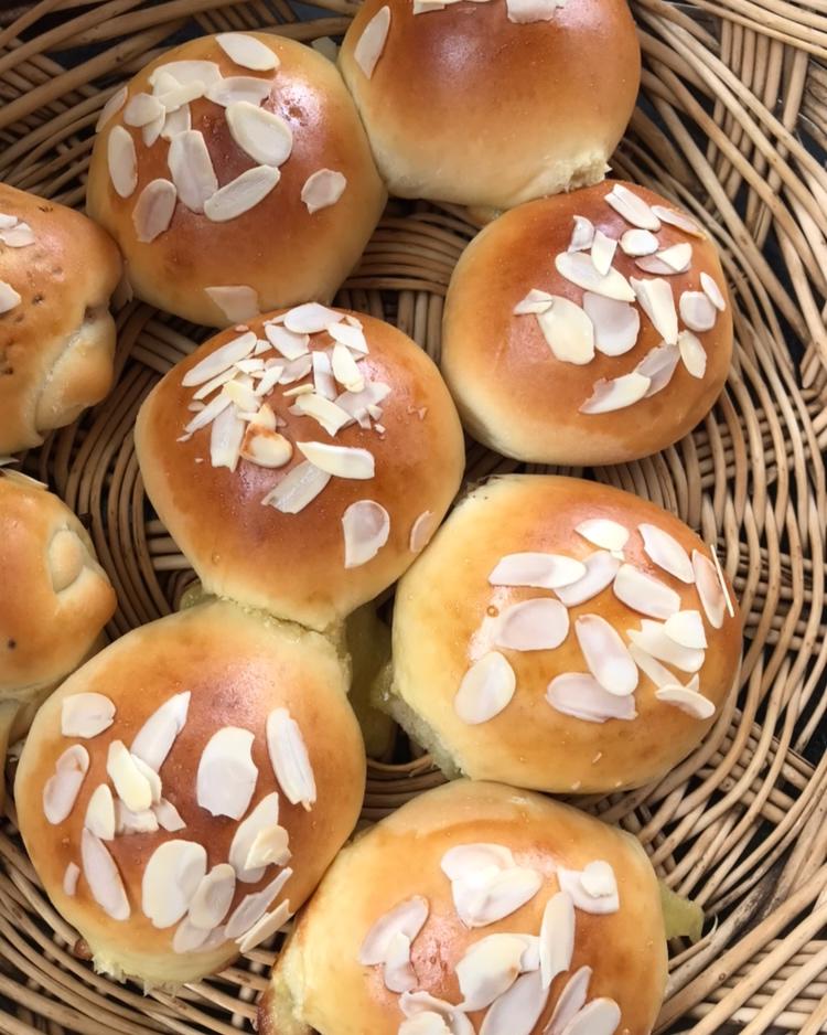 脆底蜂蜜小面包