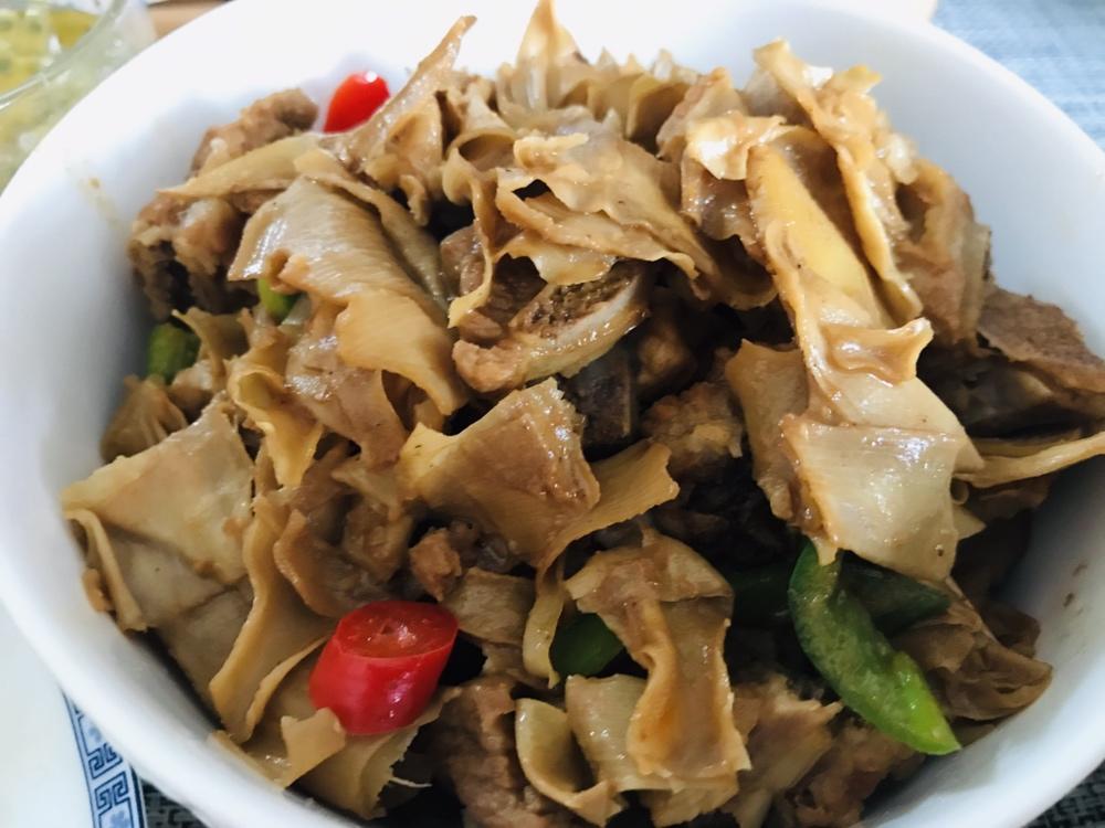 酱烧笋衣排骨
