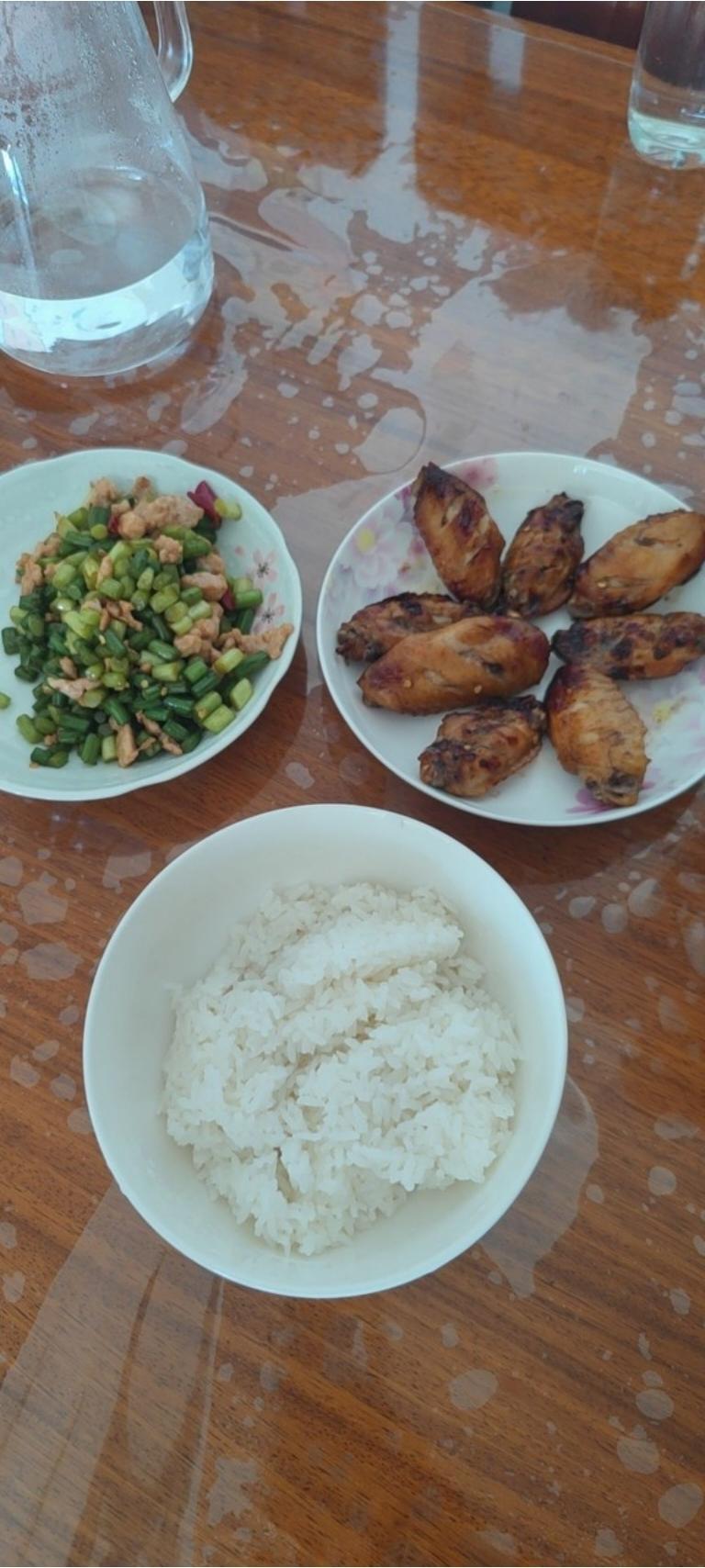 快手又下饭 — 绝味肉沫炒蒜薹丁（苍蝇头（快来做！！！