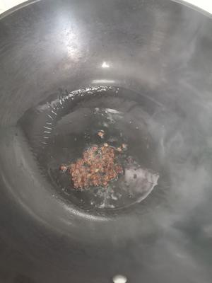 肉炒平菇的做法 步骤4