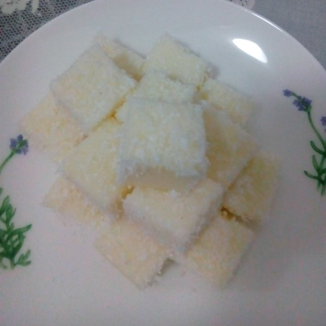 完胜85度C牛奶椰丝小方