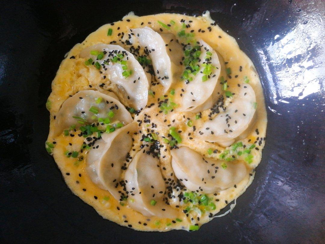 鸡蛋抱煎饺