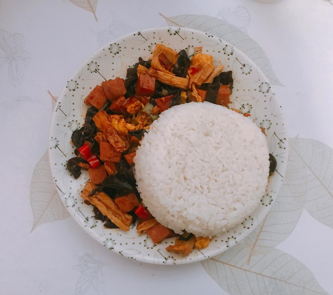 腐竹炒肉