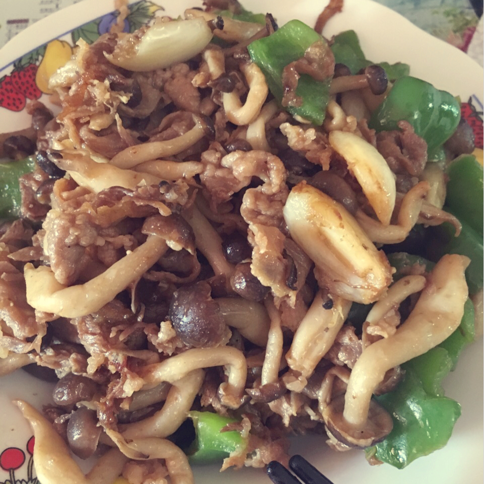 黑椒蟹味菇炒肉