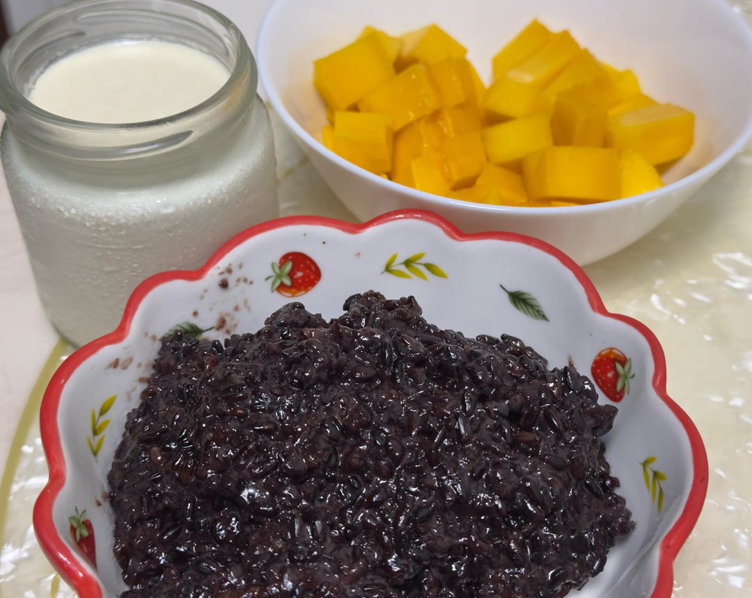 这个黑米馅我能炫一锅快拉住我控制不住啊