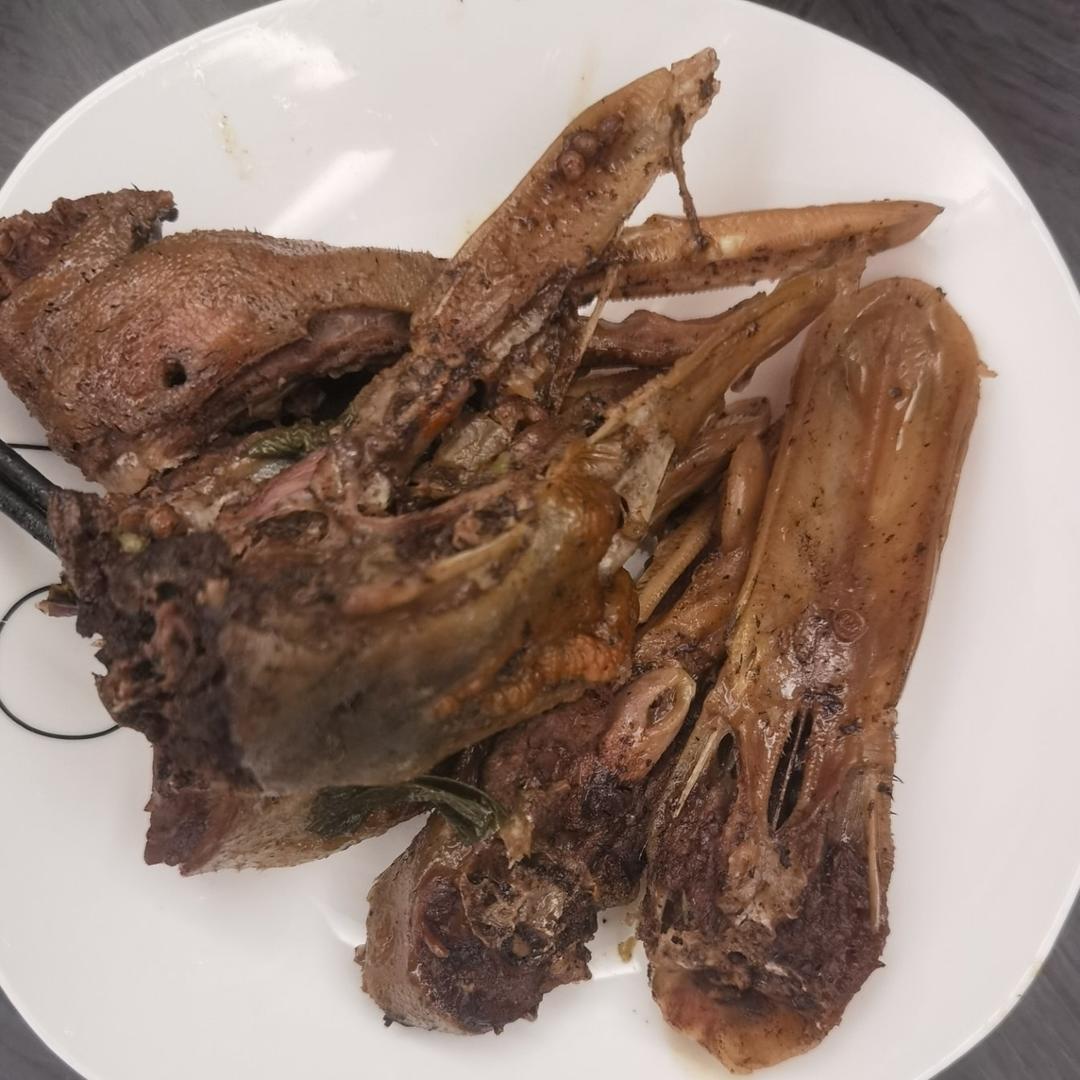 一吃就会上瘾的卤鸭头鸭脖子