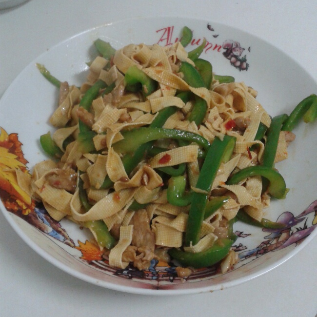 青椒豆腐皮炒肉丝