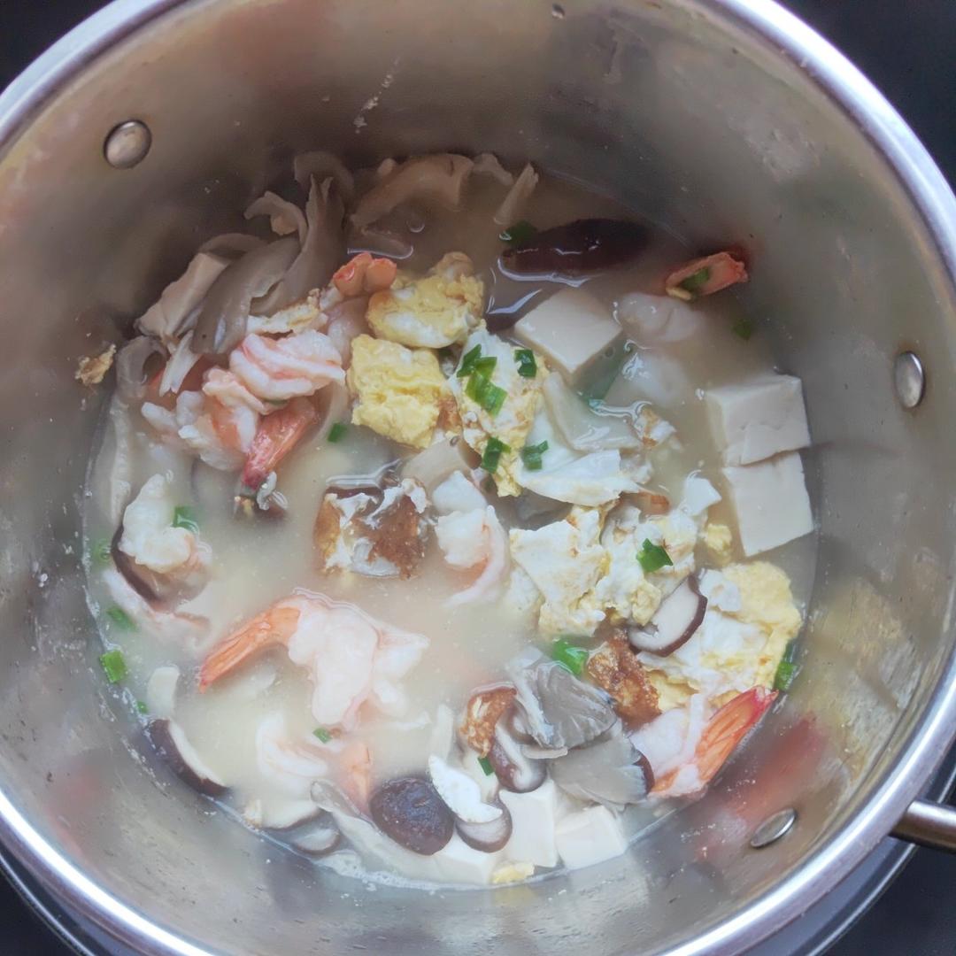入秋来碗鲜汤！营养美味的菌菇鲜虾汤~