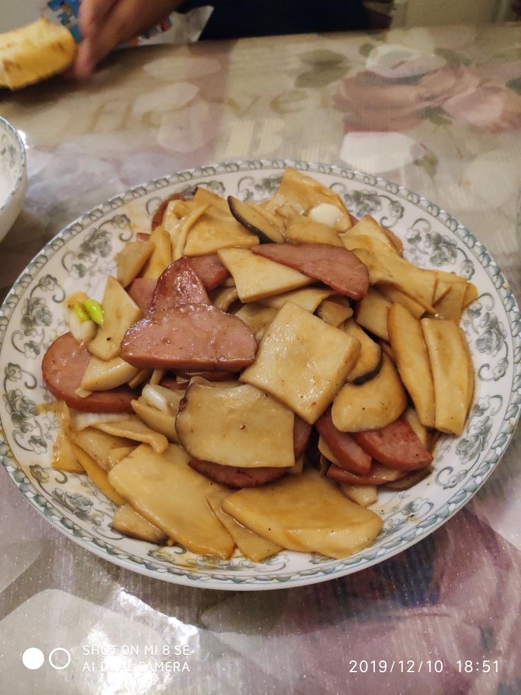 杏鲍菇炒火腿肠的做法