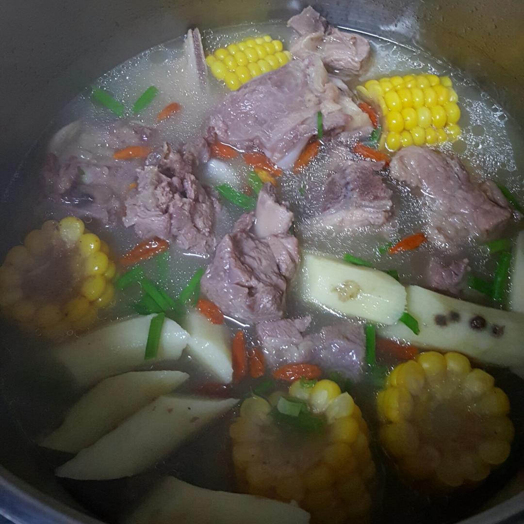 山药玉米排骨汤