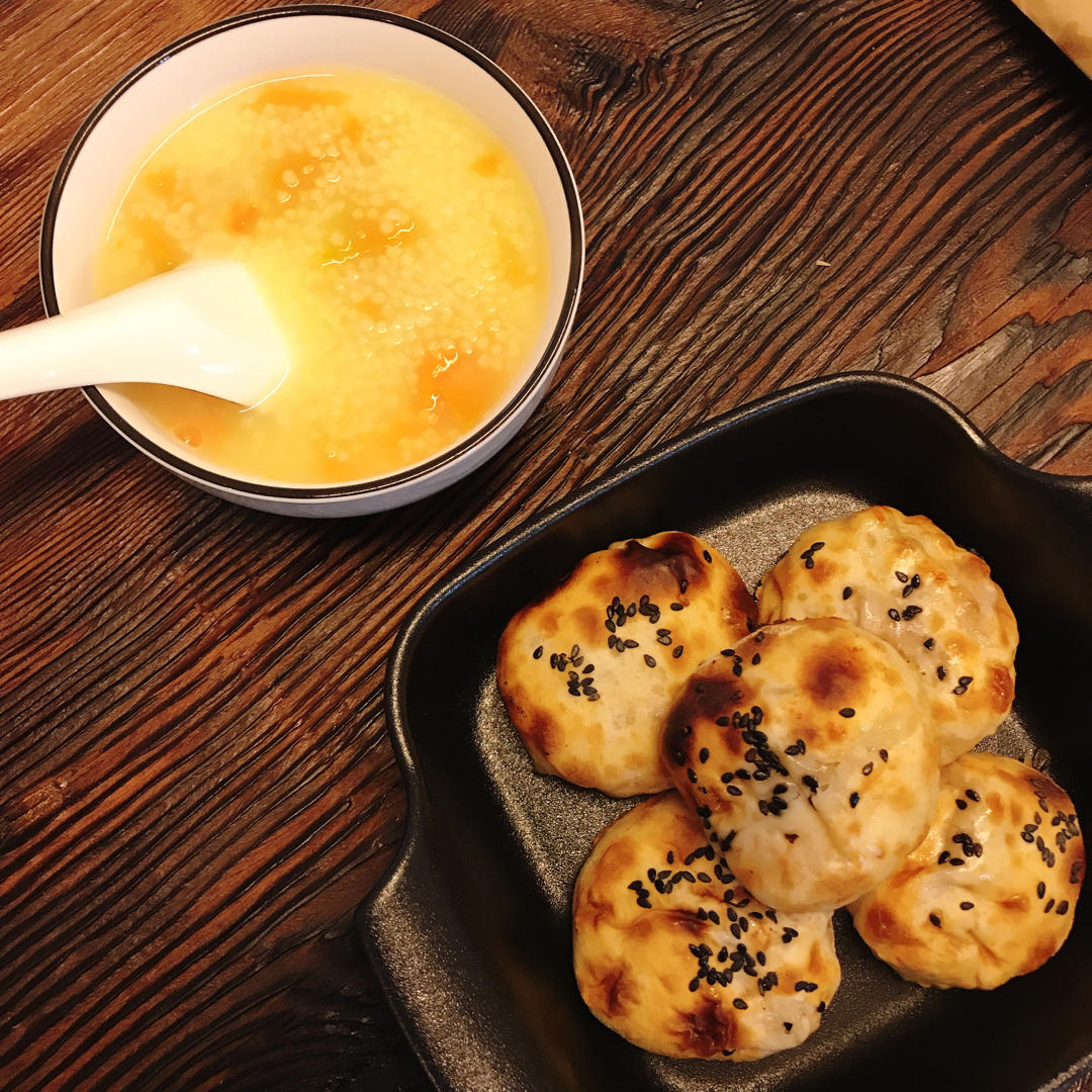 熬小米粥，10个家庭9个错，学会这3个技巧，粥黏稠不溢锅，香