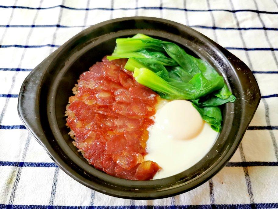 广式腊味煲仔饭