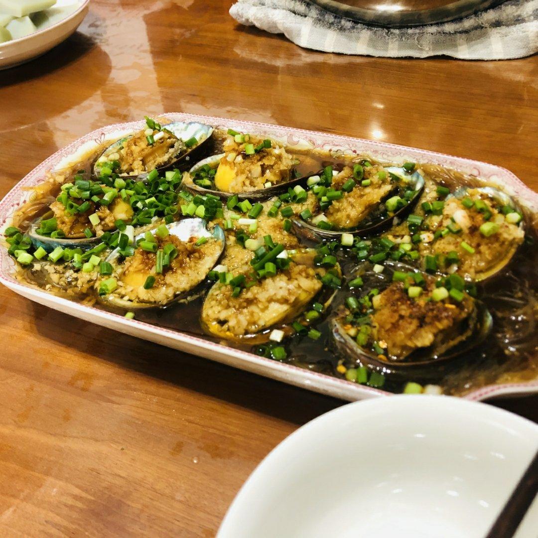 蒜蓉粉丝蒸鲍鱼