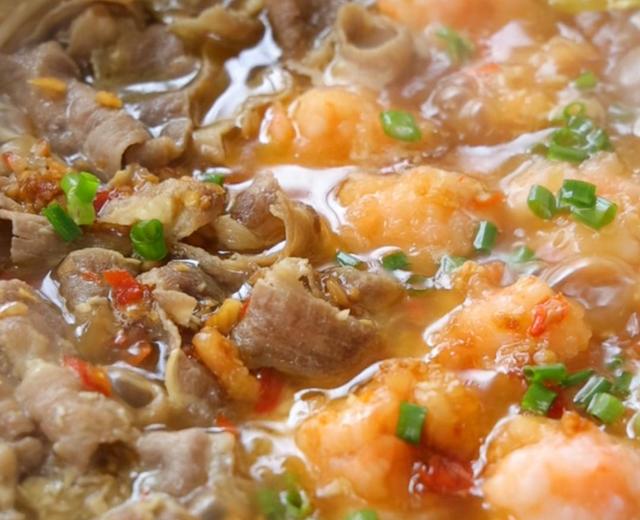 蒜香肥牛虾滑煲的做法