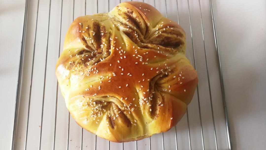 豆沙花式面包
