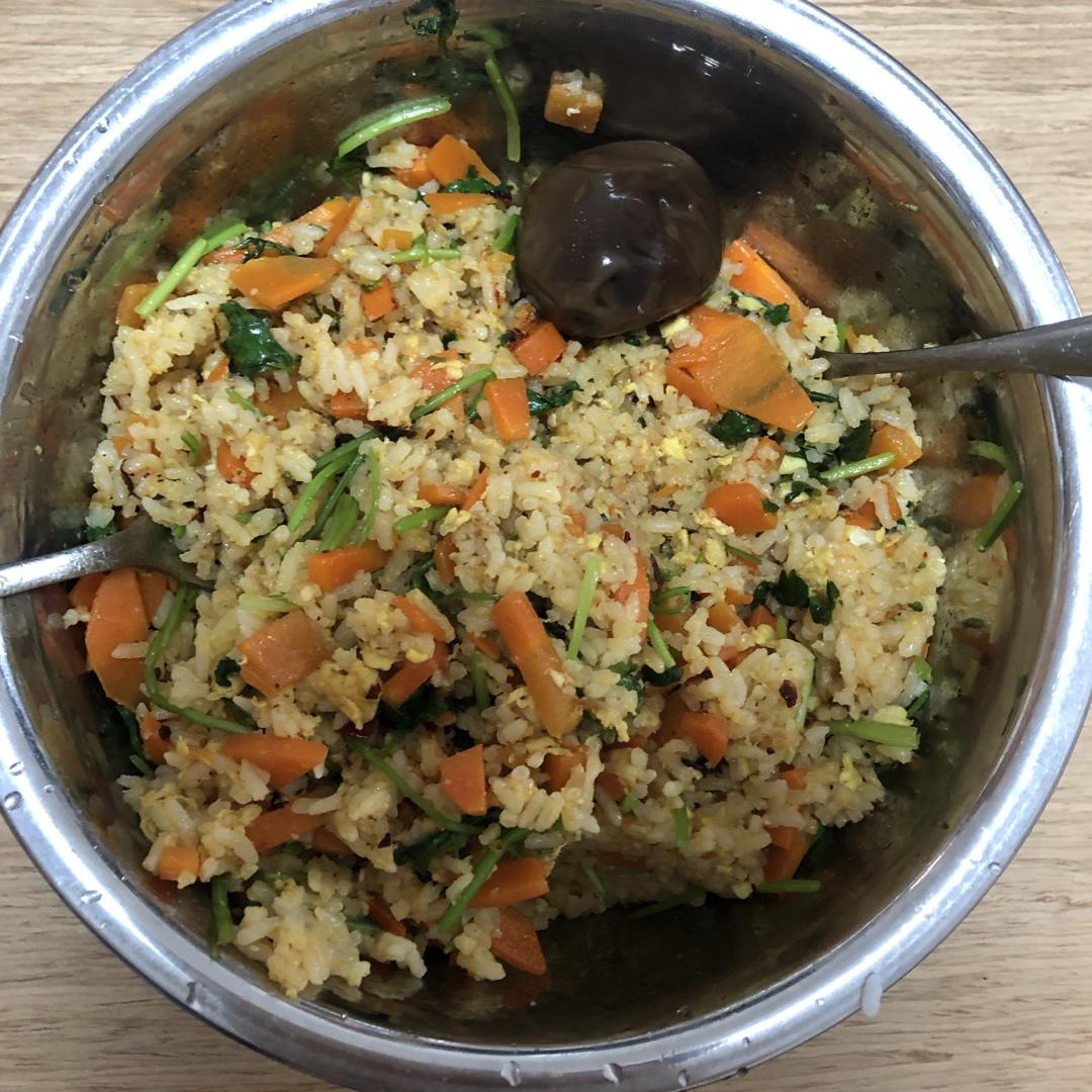 胡萝卜鸡蛋炒饭