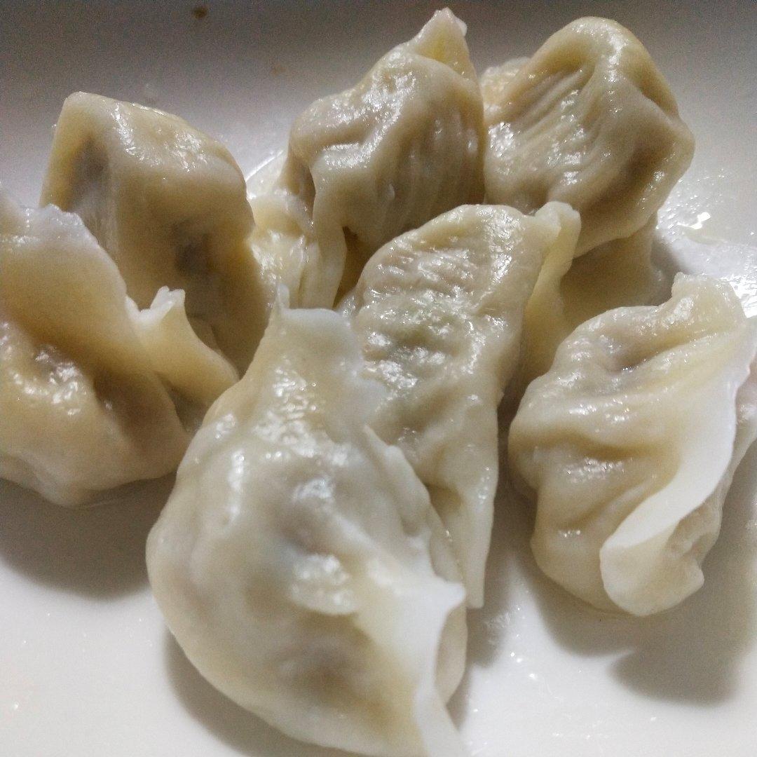 猪肉酸菜饺子