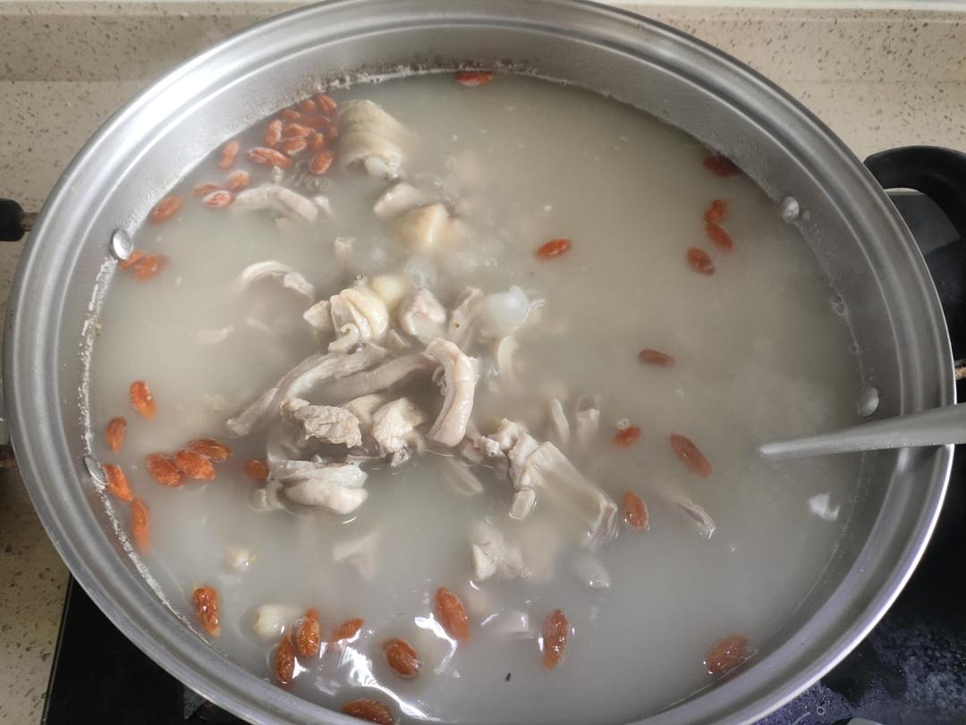 〈胡椒猪肚鸡汤〉，我超级喜欢的味道，欣小厨 😏