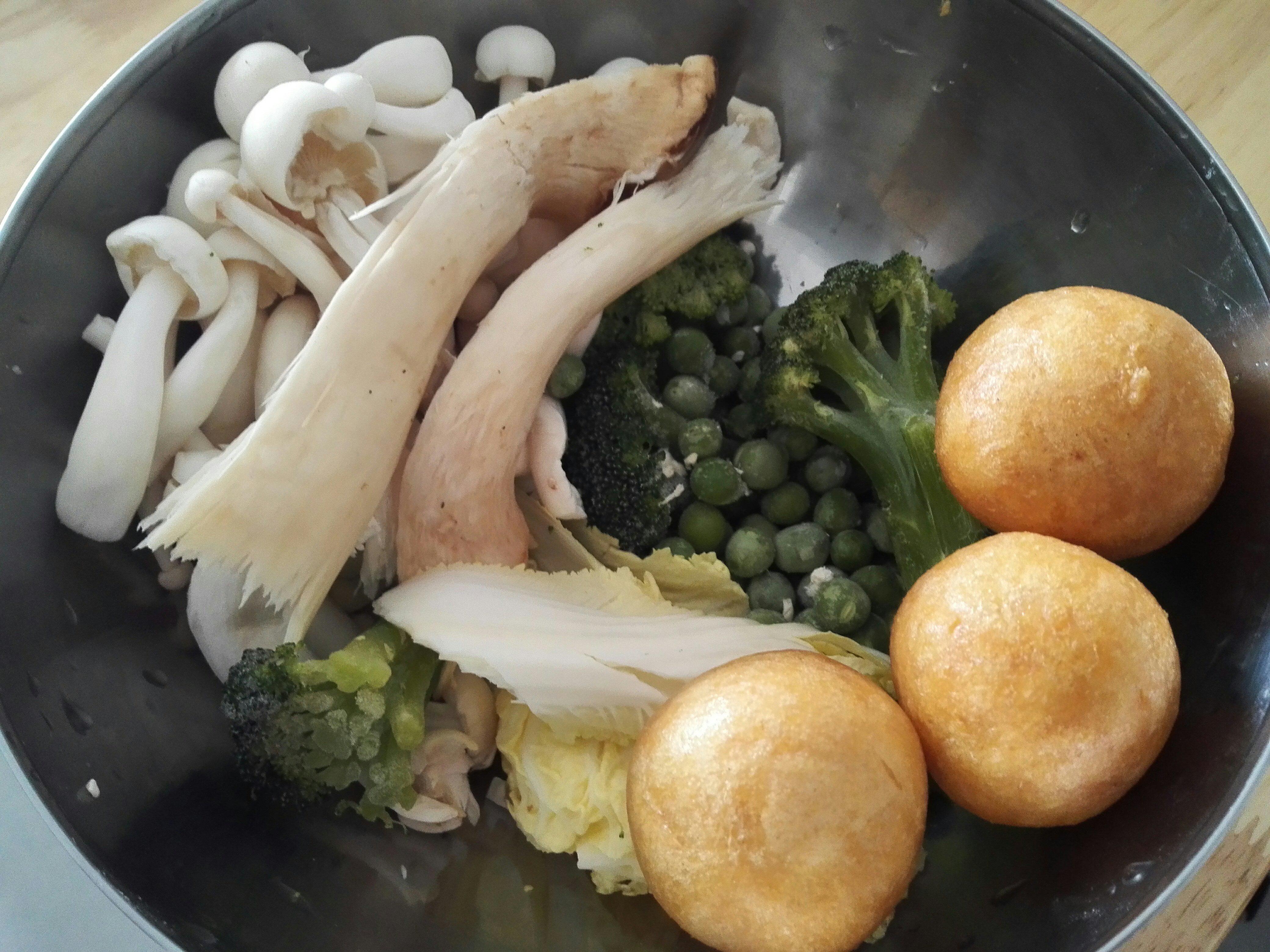 绿咖喱菌菇豆泡大烩菜（纯素）的做法 步骤1