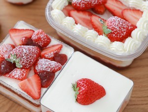 冬日限定甜品?草莓盒子蛋糕&草莓鲜牛乳的做法 步骤24